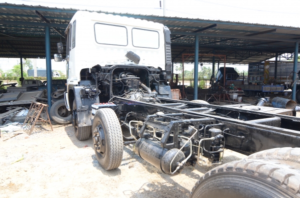 HINO โปรเฟีย 12 ล้อ 2 คานหน้า ช่วงล่าง NISSAN รถประกอบใหม่