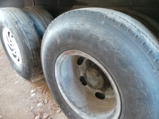 ISUZU 175 แรงม้า หัวเปลี่ยน เครื่องเดิม คัซซีสวยตลอดแนว จัดไฟแนนซ์ได้หกแสนบาทค่ะ ISUZU 175 แรงม้า หัวเปลี่ยน เครื่องเดิม คัซซีสวยตลอดแนว จัดไฟแนนซ์ได้หกแสนบาทค่ะ