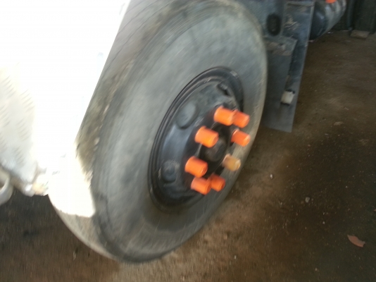 ISUZU 175 แรงม้า หัวเปลี่ยน เครื่องเดิม คัซซีสวยตลอดแนว จัดไฟแนนซ์ได้หกแสนบาทค่ะ ISUZU 175 แรงม้า หัวเปลี่ยน เครื่องเดิม คัซซีสวยตลอดแนว จัดไฟแนนซ์ได้หกแสนบาทค่ะ