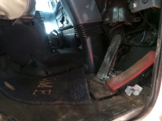 ISUZU 175 แรงม้า หัวเปลี่ยน เครื่องเดิม คัซซีสวยตลอดแนว จัดไฟแนนซ์ได้หกแสนบาทค่ะ ISUZU 175 แรงม้า หัวเปลี่ยน เครื่องเดิม คัซซีสวยตลอดแนว จัดไฟแนนซ์ได้หกแสนบาทค่ะ