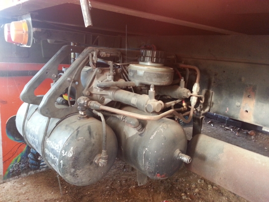 ISUZU 175 แรงม้า หัวเปลี่ยน เครื่องเดิม คัซซีสวยตลอดแนว จัดไฟแนนซ์ได้หกแสนบาทค่ะ ISUZU 175 แรงม้า หัวเปลี่ยน เครื่องเดิม คัซซีสวยตลอดแนว จัดไฟแนนซ์ได้หกแสนบาทค่ะ