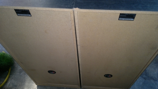 ขายลำโพงบ้านaiwa ดอก12สภาพดีเสียงดีน้ำหนักพอประมาณ