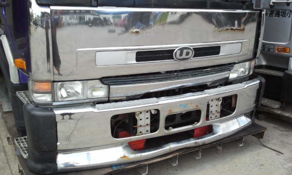 หัวเก๋ง 10 ล้อ NISSAN BIGTHUMB