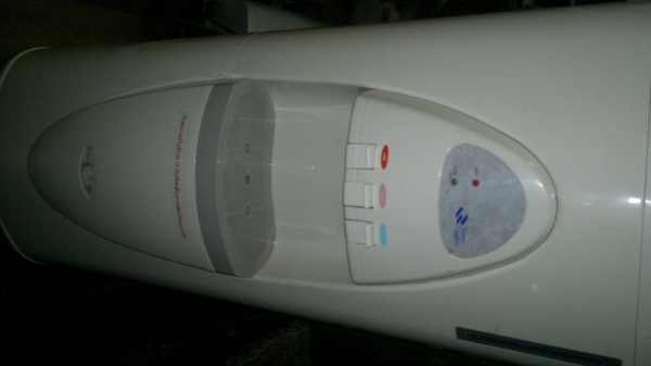 ขายเครื่องทำน้ำร้อน+เย็น มีเครื่องกรองroในตัวมีถัง3ใบในตัว