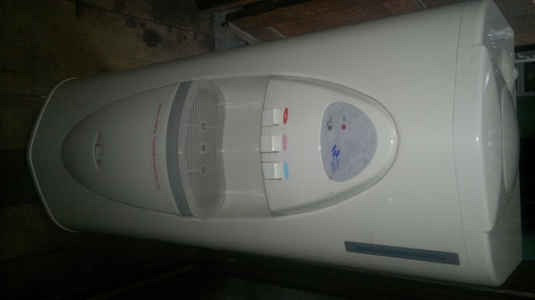 ขายเครื่องทำน้ำร้อน+เย็น มีเครื่องกรองroในตัวมีถัง3ใบในตัว