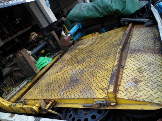 ขายลิฟต์ฝาท้ายไฮดรอลิค พร้อมมอเตอร์ - รีโมท