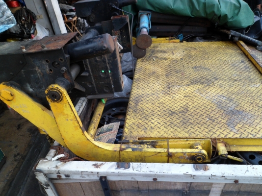 ขายลิฟต์ฝาท้ายไฮดรอลิค พร้อมมอเตอร์ - รีโมท