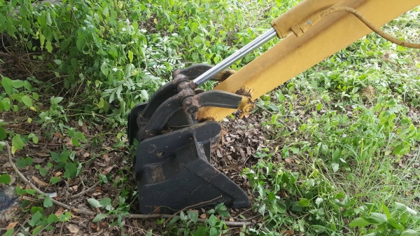 ขายตามสภาพ แบคโฮ KOMATSU PC20-6 ไม่มีปั้มไฮดรอริค ไม่มีตัวเดิน 1 ข้าง ขายตามสภาพนี้ ซื้อได้ค่อยโทรมาครับ