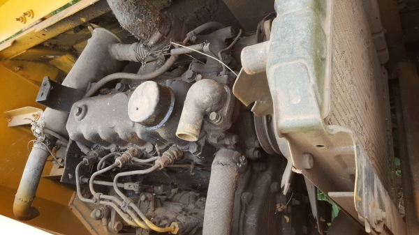 ขายตามสภาพ แบคโฮ KOMATSU PC20-6 ไม่มีปั้มไฮดรอริค ไม่มีตัวเดิน 1 ข้าง ขายตามสภาพนี้ ซื้อได้ค่อยโทรมาครับ
