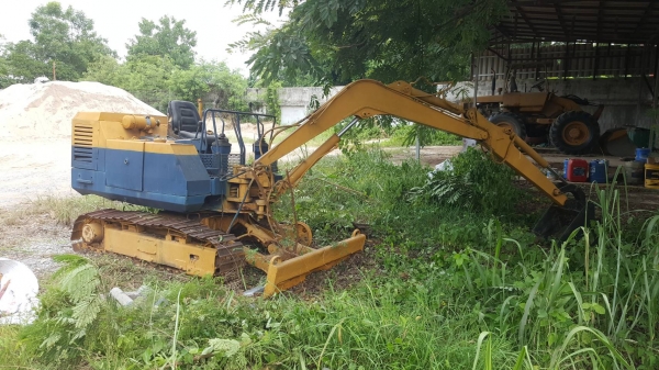 ขายตามสภาพ แบคโฮ KOMATSU PC20-6 ไม่มีปั้มไฮดรอริค ไม่มีตัวเดิน 1 ข้าง ขายตามสภาพนี้ ซื้อได้ค่อยโทรมาครับ