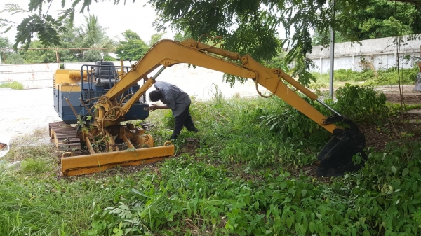 ขายตามสภาพ แบคโฮ KOMATSU PC20-6 ไม่มีปั้มไฮดรอริค ไม่มีตัวเดิน 1 ข้าง ขายตามสภาพนี้ ซื้อได้ค่อยโทรมาครับ