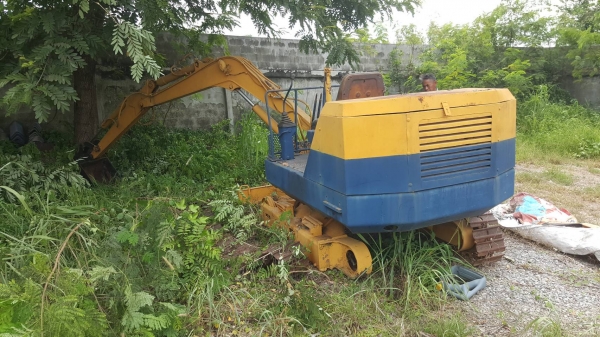 ขายตามสภาพ แบคโฮ KOMATSU PC20-6 ไม่มีปั้มไฮดรอริค ไม่มีตัวเดิน 1 ข้าง ขายตามสภาพนี้ ซื้อได้ค่อยโทรมาครับ