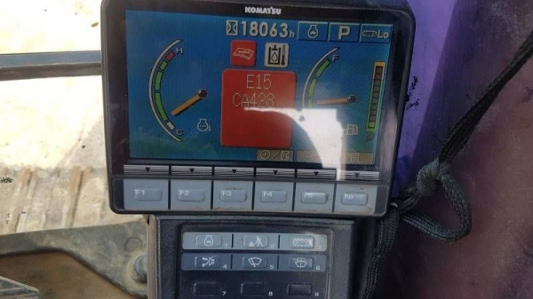 KOMATSU PC 200-8LC
