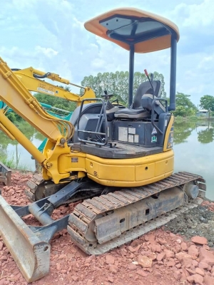 มาใหม่จ้า..KOMATSU PC30MR-2 เก่านอกแท้  สภาพสวย มีลายแย๊ก แทรคเหล็ก ใช้งานมาน้อย โทร 089-3818694 จ๊อย