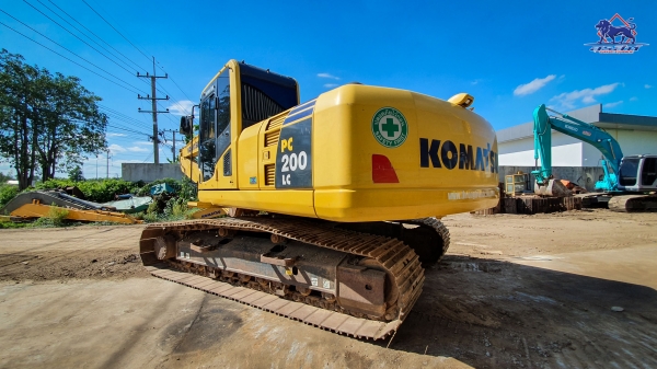 ขาย KOMATSU PC200LC-8M0 บูมยาว ใช้งานเพียง 3 พันชั่วโมง สภาพนางฟ้า