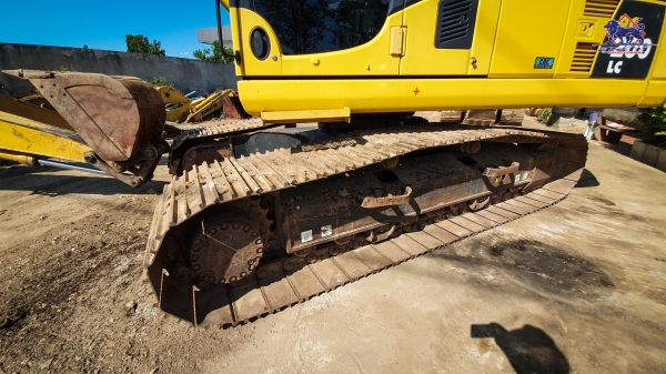 ขาย KOMATSU PC200LC-8M0 บูมยาว ใช้งานเพียง 3 พันชั่วโมง สภาพนางฟ้า