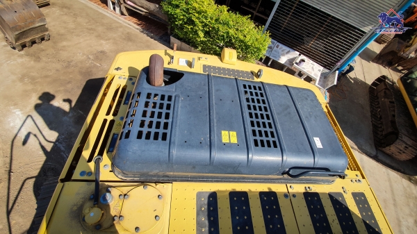 ขาย KOMATSU PC200LC-8M0 บูมยาว ใช้งานเพียง 3 พันชั่วโมง สภาพนางฟ้า
