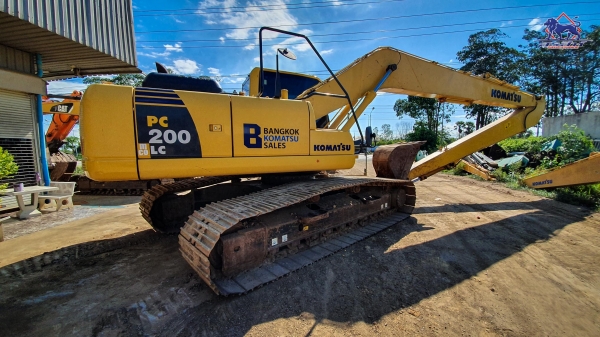 ขาย KOMATSU PC200LC-8M0 บูมยาว ใช้งานเพียง 3 พันชั่วโมง สภาพนางฟ้า