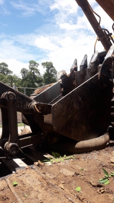 รถขุด KOMATSU PC100-3L