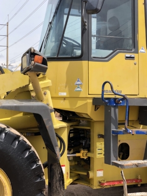 ขายรถตักล้อยาง KOMATSU WA300-3 รถนอกนำเข้าจากญี่ปุ่น สภาพสวยพร้อมใช้ มีVDOการทำงานครับ