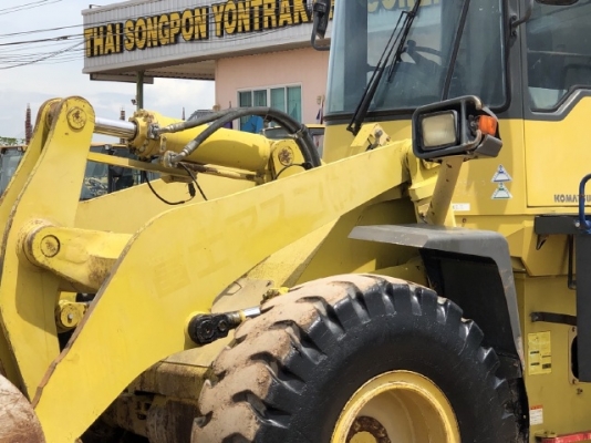 ขายรถตักล้อยาง KOMATSU WA300-3 รถนอกนำเข้าจากญี่ปุ่น สภาพสวยพร้อมใช้ มีVDOการทำงานครับ