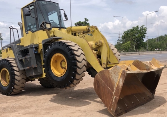ขายรถตักล้อยาง KOMATSU WA300-3 รถนอกนำเข้าจากญี่ปุ่น สภาพสวยพร้อมใช้ มีVDOการทำงานครับ