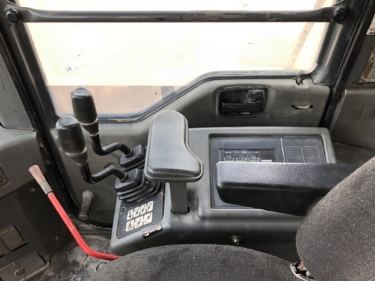 ขายรถตักล้อยาง KOMATSU WA300-3 รถนอกนำเข้าจากญี่ปุ่น สภาพสวยพร้อมใช้ มีVDOการทำงานครับ