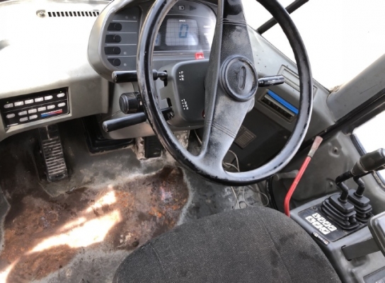 ขายรถตักล้อยาง KOMATSU WA300-3 รถนอกนำเข้าจากญี่ปุ่น สภาพสวยพร้อมใช้ มีVDOการทำงานครับ