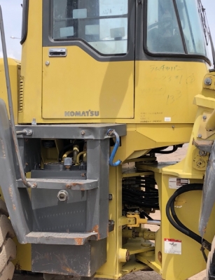 ขายรถตักล้อยาง KOMATSU WA300-3 รถนอกนำเข้าจากญี่ปุ่น สภาพสวยพร้อมใช้ มีVDOการทำงานครับ