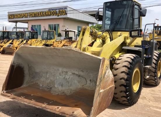 ขายรถตักล้อยาง KOMATSU WA300-3 รถนอกนำเข้าจากญี่ปุ่น สภาพสวยพร้อมใช้ มีVDOการทำงานครับ