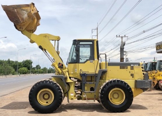 ขายรถตักล้อยาง KOMATSU WA300-3 รถนอกนำเข้าจากญี่ปุ่น สภาพสวยพร้อมใช้ มีVDOการทำงานครับ