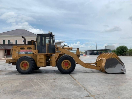 รถตัดล้อยาง ต่อแขนเปิดปากแล้ว รถโรงสี สภาพเก่านอก T.C.M.860-2เครื่องดีพร้อมใช้งาน ยางสวย