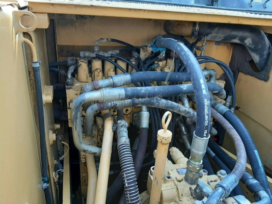 ขาย 320D ทำงาน 9,XXX กว่าชั่วโมง เอกสารใบอินวอย รถพร้อมใช้