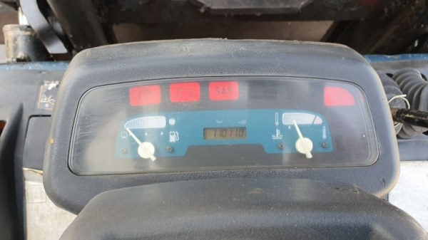 ขายด่วน175,000บาทรถยกดีเซลTOYOTA7FD25ยก2.5ตันยางตัน4เส้นยกสูง3เมตรทูฟรียกจริงวิ่งให้ดูจริงหนัก2.5ตันได้สบายๆรถนอกระบบดีนำเข้ายังไม่เคยใช้งานในเมืองไทยเลย