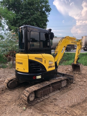 ฮุนไดเก่าไทยก็มีน้าาาาา....  HYUNDAI 35Z-7A ตู้เก๋งแอร์เย็น   เครื่องเสียงCDขาดแต่ไมค์คาราโอเกะ  แต่มีไลน์หัวเจาะ สีสวยเดิมๆ  ราคาเหลือเพียวๆแค่ 500,000 บาทถ้วนเท่านั้น สนใจโทร 081-989-1989 หรั่งครับ