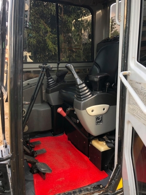 ฮุนไดเก่าไทยก็มีน้าาาาา....  HYUNDAI 35Z-7A ตู้เก๋งแอร์เย็น   เครื่องเสียงCDขาดแต่ไมค์คาราโอเกะ  แต่มีไลน์หัวเจาะ สีสวยเดิมๆ  ราคาเหลือเพียวๆแค่ 500,000 บาทถ้วนเท่านั้น สนใจโทร 081-989-1989 หรั่งครับ