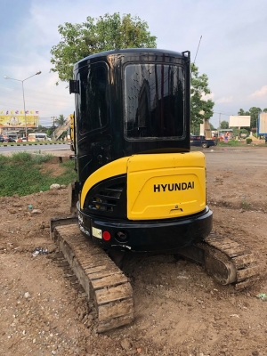 ฮุนไดเก่าไทยก็มีน้าาาาา....  HYUNDAI 35Z-7A ตู้เก๋งแอร์เย็น   เครื่องเสียงCDขาดแต่ไมค์คาราโอเกะ  แต่มีไลน์หัวเจาะ สีสวยเดิมๆ  ราคาเหลือเพียวๆแค่ 500,000 บาทถ้วนเท่านั้น สนใจโทร 081-989-1989 หรั่งครับ