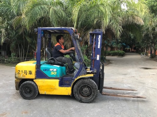 ขายFORKLIFT KOMATSU FD30-12(3ตัน) เสา3.0เมตร สวยเดิมจากญี่ปุ่น ยังไม่เคยใช้ในไทย 235,000เท่านั้น!!