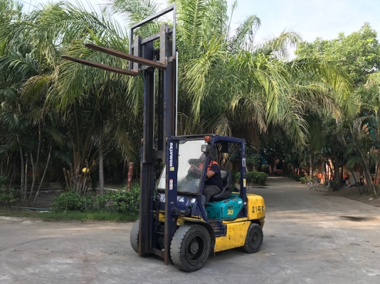 ขายFORKLIFT KOMATSU FD30-12(3ตัน) เสา3.0เมตร สวยเดิมจากญี่ปุ่น ยังไม่เคยใช้ในไทย 235,000เท่านั้น!!