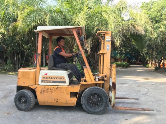 ขายFORKLIFT KOMATSU FD20-10(2ตัน) เสา3.0เมตร สวยเดิมจากญี่ปุ่น ยังไม่เคยใช้ในไทย 145,000เท่านั้น!!