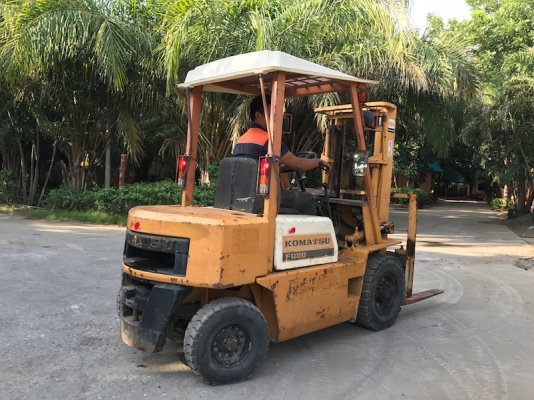 ขายFORKLIFT KOMATSU FD20-10(2ตัน) เสา3.0เมตร สวยเดิมจากญี่ปุ่น ยังไม่เคยใช้ในไทย 145,000เท่านั้น!!