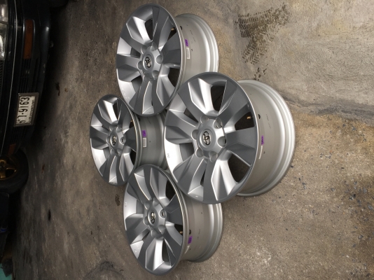 ล้อโตโยต้าขอบ17 ถอดป้ายแดง โทร0879050181.ส่งได้ทั่วไทยคับ