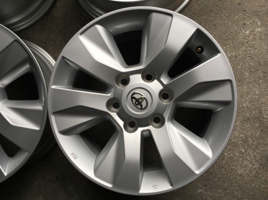 ล้อโตโยต้าขอบ17 ถอดป้ายแดง โทร0879050181.ส่งได้ทั่วไทยคับ