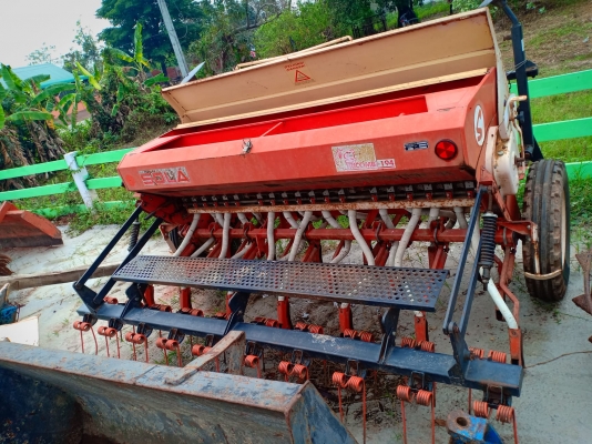 เครื่องหยอดเมล็ดพันธุ์