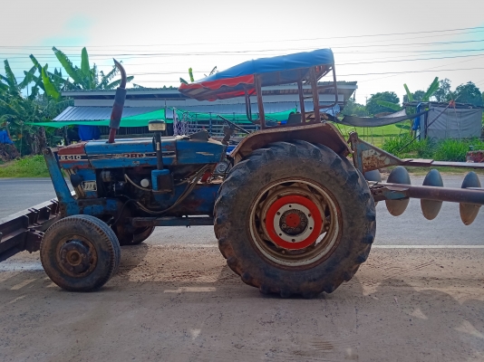 ขายฟอร์ด 6600 เสื้อลาย ขายฟอร์ด 6600 เสื้อลาย