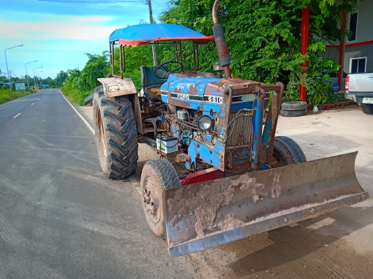 ขายฟอร์ด 6600 เสื้อลาย ขายฟอร์ด 6600 เสื้อลาย