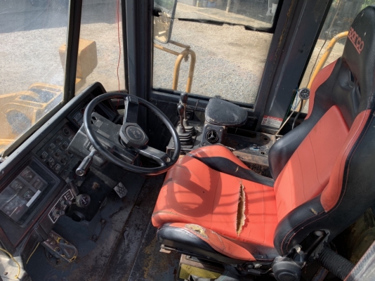 มาถึงแล้ว  อีกคัน 865,000 รถตักล้อยาง TCM 860-2 สภาพเก่านอก ต่อแขน เปิดปาก เครื่องดี เกียร์แรง ยางสวย แอร์หนาว สภาพพร้อมใช้    รถอยู่ นครปฐม โทร 0626426323