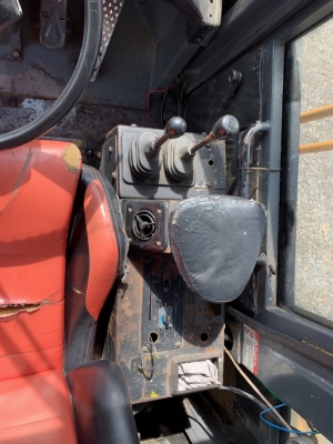 มาถึงแล้ว  อีกคัน 865,000 รถตักล้อยาง TCM 860-2 สภาพเก่านอก ต่อแขน เปิดปาก เครื่องดี เกียร์แรง ยางสวย แอร์หนาว สภาพพร้อมใช้    รถอยู่ นครปฐม โทร 0626426323