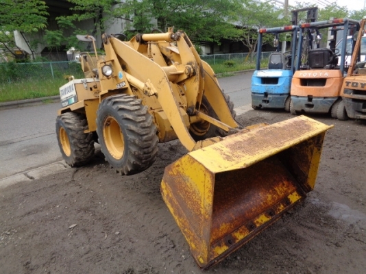 ขายรถตักล้อยาง TCM 808A-2 นำเข้าเองจากญี่ปุ่น สภาพสวยพร้อมใช้ ถึงเร็วๆนี้ครับ