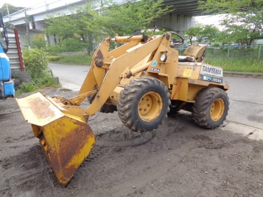 ขายรถตักล้อยาง TCM 808A-2 นำเข้าเองจากญี่ปุ่น สภาพสวยพร้อมใช้ ถึงเร็วๆนี้ครับ